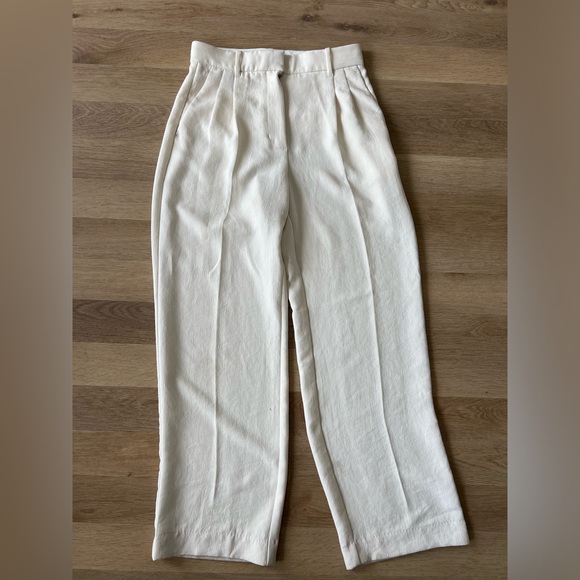 Aritzia Effortless Pants - Picture 1 of 16
